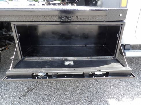 Used 2024 RAM 5500 Tradesman w/ Chrome Appearance Group AWD/4WD image 53