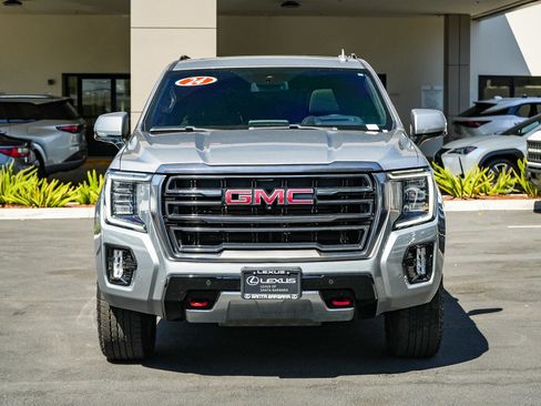 Used 2024 GMC Yukon AT4 w/ AT4 Premium Package AWD/4WD image 12