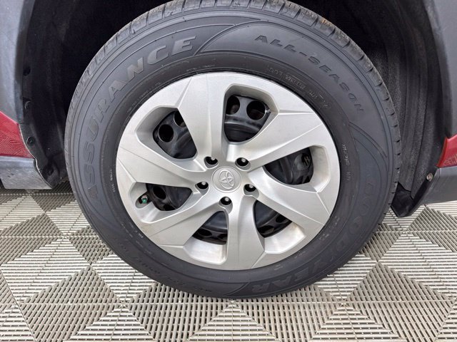 Used 2023 Toyota RAV4 LE AWD/4WD image 9