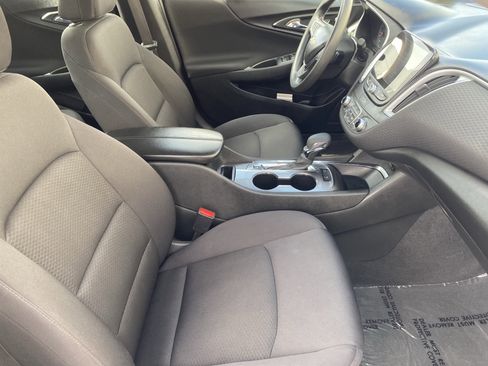 Used 2024 Chevrolet Malibu LT image 9