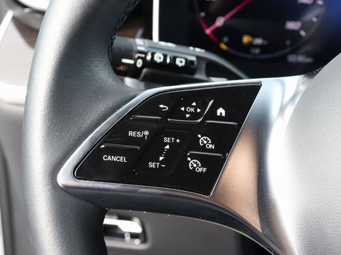 Used 2025 Mercedes-Benz GLC 300 GLC 300 image 35