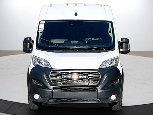 Used 2024 RAM ProMaster 2500 w/ Convenience Group FWD image 3