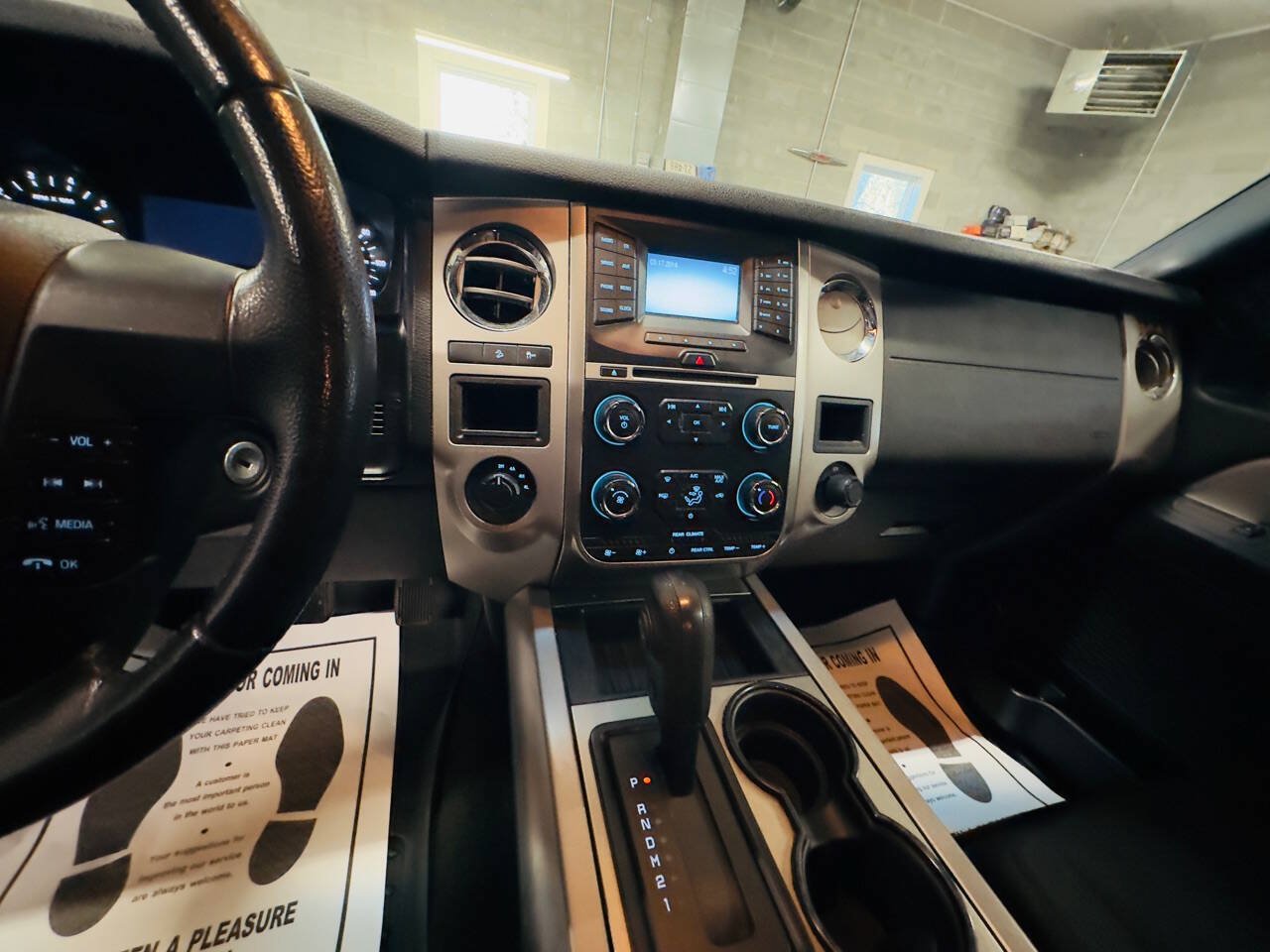 Used 2017 Ford Expedition XLT AWD/4WD image 12