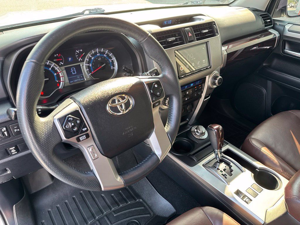 Used 2018 Toyota 4Runner Limited AWD/4WD image 23