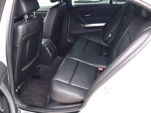 Used 2011 BMW 335i xDrive Sedan AWD/4WD image 18