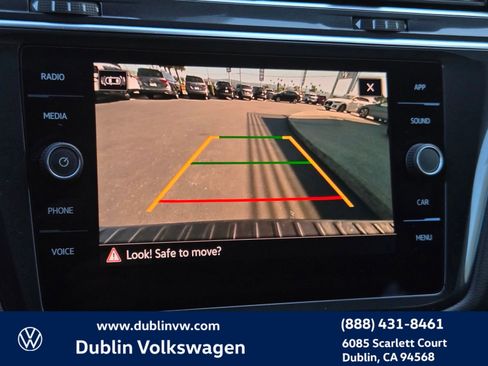 Used 2023 Volkswagen Tiguan SE R-Line image 14