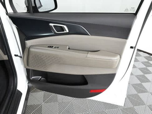 New 2026 Kia Carnival LXS image 10