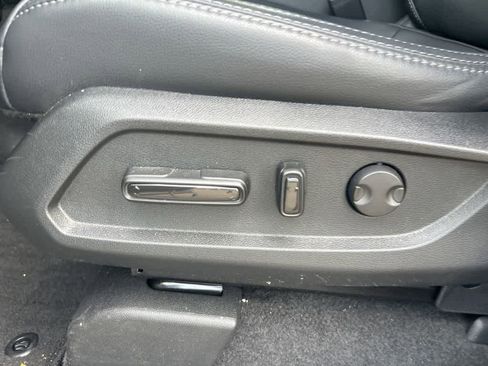 Used 2025 Honda Pilot Touring image 15