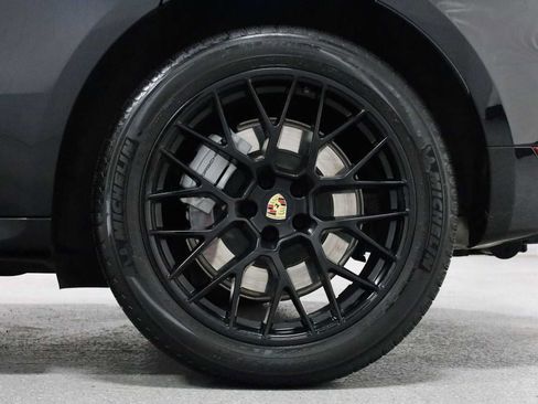 Used 2020 Porsche Macan GTS AWD/4WD image 38