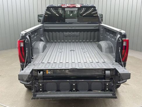 Used 2025 GMC Sierra 3500 Denali w/ Denali Reserve Package image 18