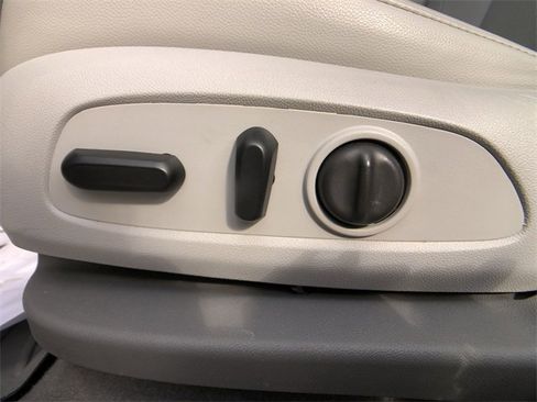 Certified 2021 GMC Acadia SLT w/ Preferred Package image 20