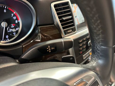Used 2014 Mercedes-Benz ML 350 4MATIC w/ Premium 1 Package image 16