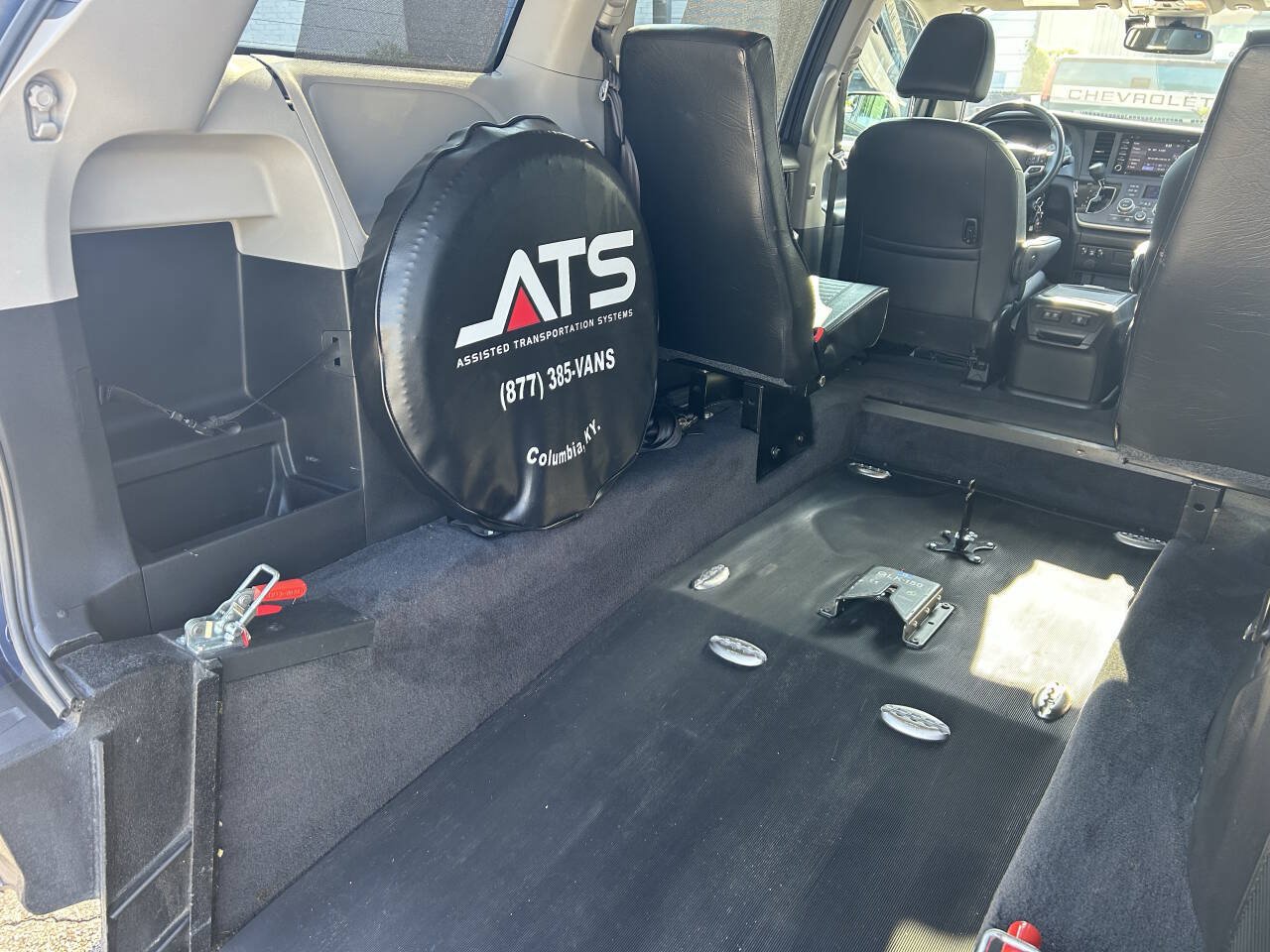 Used 2020 Toyota Sienna SE FWD image 4