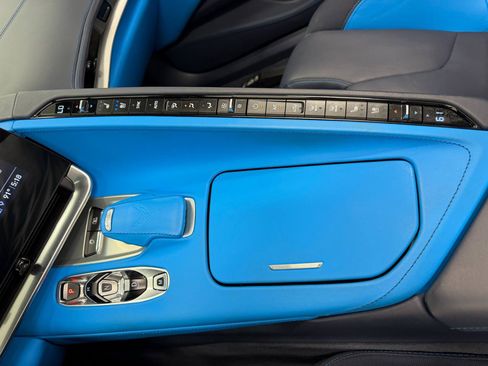 Used 2022 Chevrolet Corvette Stingray Premium Conv w/ Z51 Performance Package RWD image 18