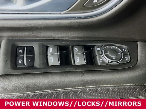 Used 2023 Chevrolet Tahoe Premier AWD/4WD image 20