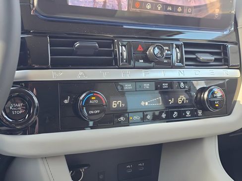 New 2026 Nissan Pathfinder SL image 27