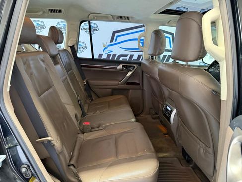Used 2016 Lexus GX 460 w/ Premium Package image 24