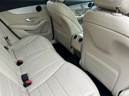 Used 2022 Mercedes-Benz GLC 300 4MATIC image 32