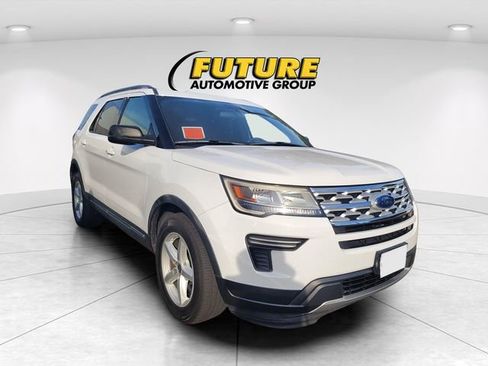 Used 2019 Ford Explorer XLT FWD image 1