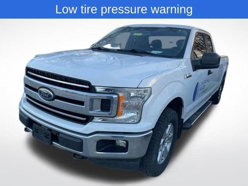 Used 2018 Ford F150 XLT w/ Heavy-Duty Payload Package image 4
