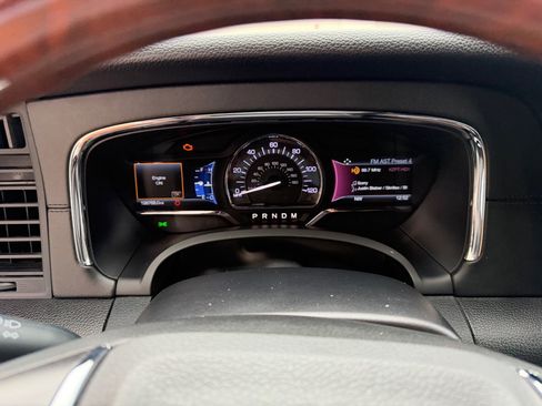 Used 2015 Lincoln Navigator 4WD image 14