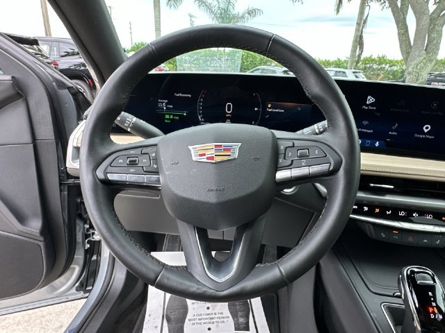 Used 2024 Cadillac XT4 Luxury w/ Cold Weather Package FWD image 22
