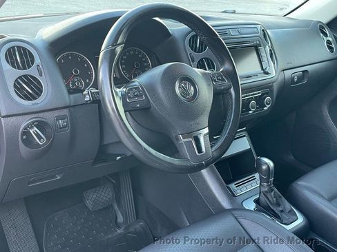 Used 2012 Volkswagen Tiguan SE image 17