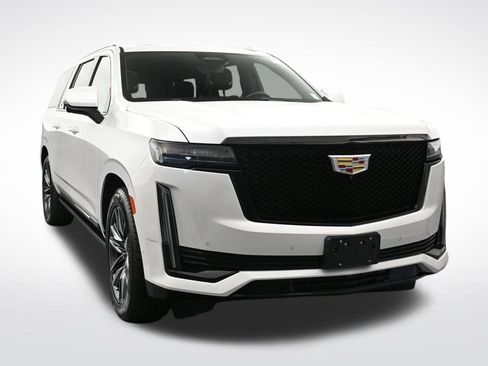 Certified 2022 Cadillac Escalade ESV Sport w/ Touring Package AWD/4WD image 7