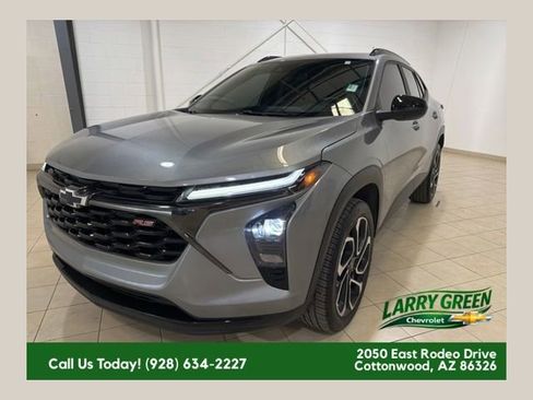 Used 2024 Chevrolet Trax RS FWD image 1