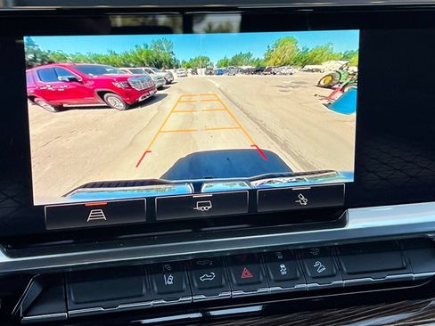 New 2026 GMC Sierra 2500 SLE w/ SLE Value Package; AWD/4WD image 16