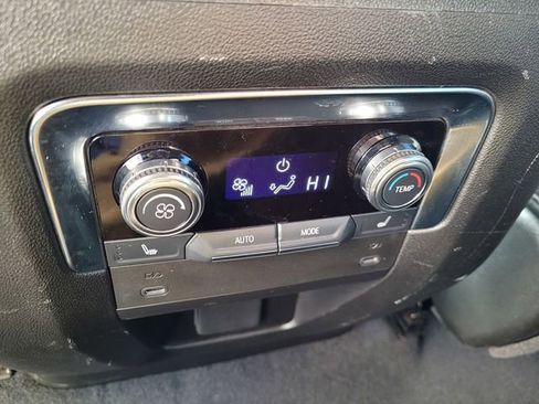 Used 2025 GMC Yukon Denali image 11