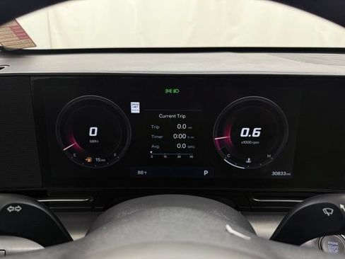 Used 2025 Hyundai Kona SEL AWD/4WD image 23
