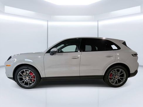 New 2026 Porsche Cayenne S image 4