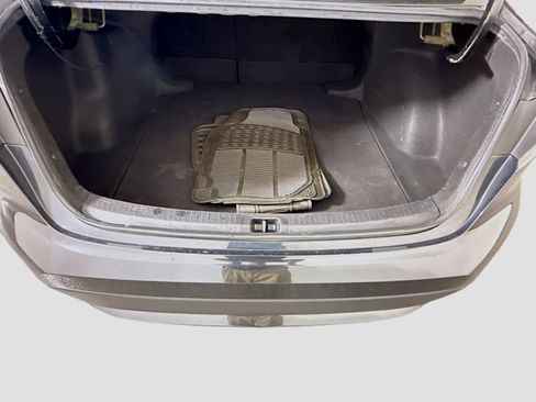 Used 2021 Toyota Corolla LE image 34