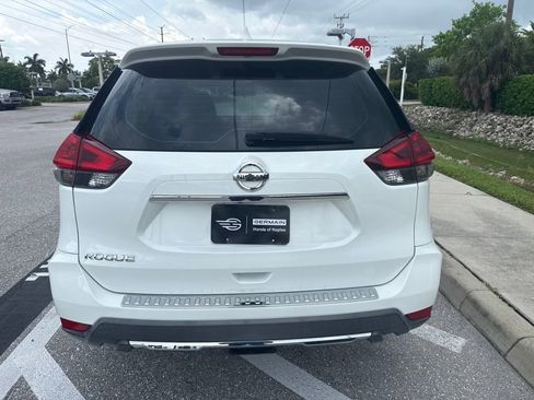 Used 2018 Nissan Rogue S FWD image 4