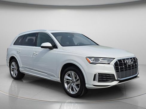 Used 2023 Audi Q7 2.0T Premium w/ Towing Package AWD/4WD image 8