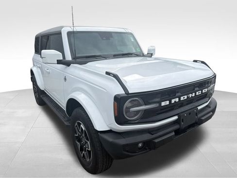 Used 2023 Ford Bronco Outer Banks image 10