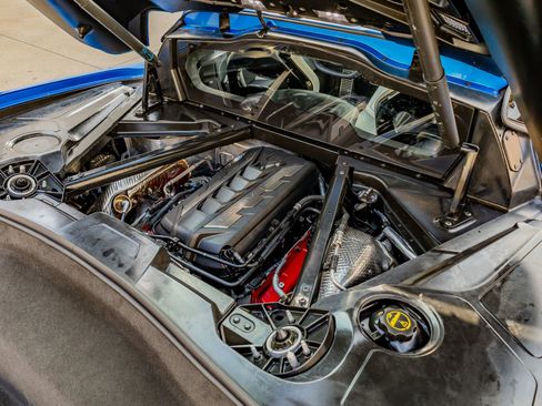 Used 2025 Chevrolet Corvette Stingray Preferred Cpe w/ Stealth Interior Trim Package RWD image 29