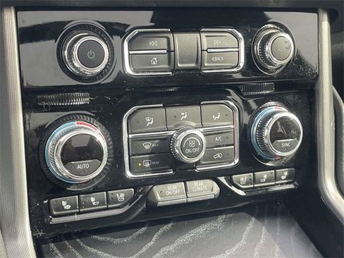 Used 2021 GMC Yukon XL Denali w/ Denali Premium Package image 21