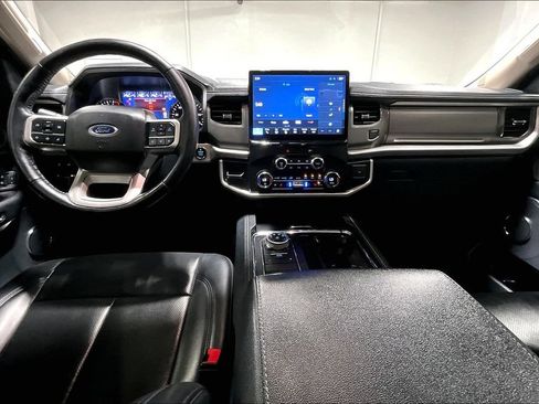 Used 2022 Ford Expedition XLT RWD image 18