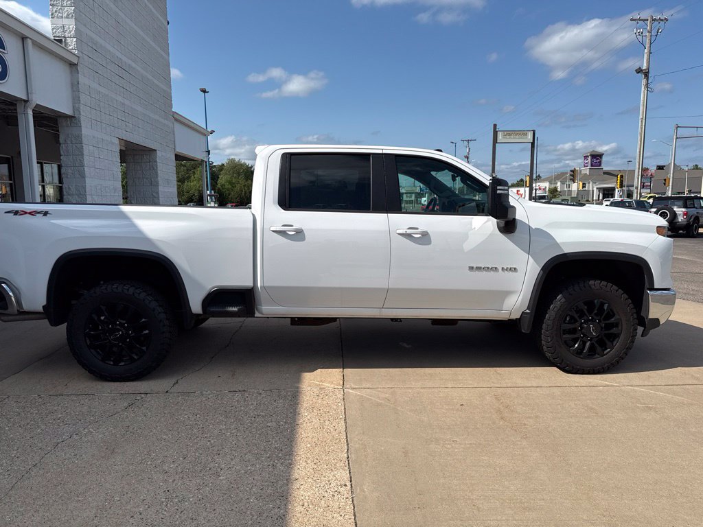 Used 2025 Chevrolet Silverado 3500 LT AWD/4WD image 8