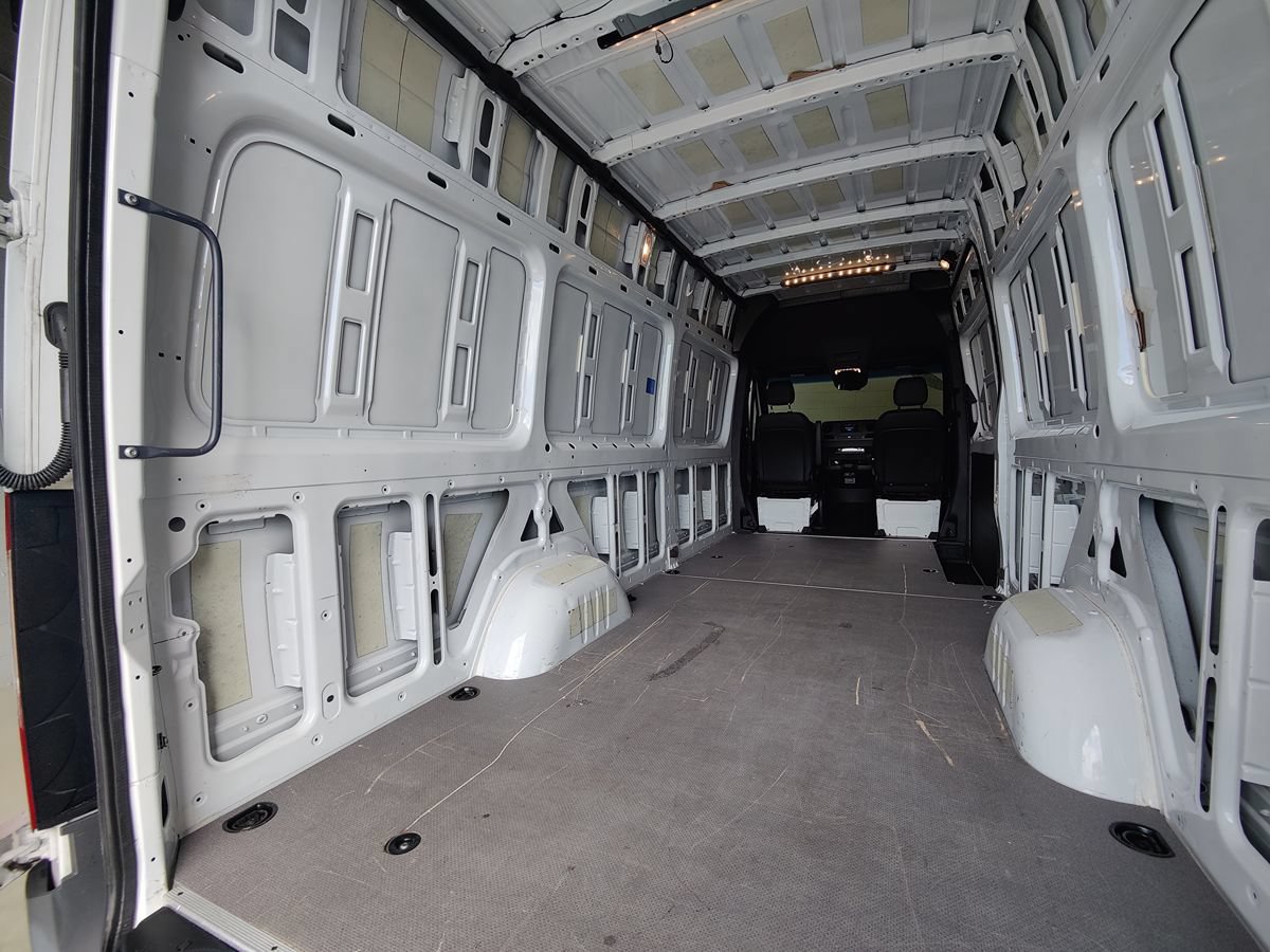 Used 2023 Mercedes-Benz Sprinter 2500 image 10