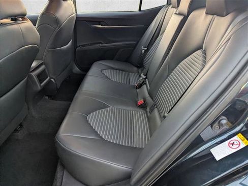 Used 2018 Toyota Camry SE image 15