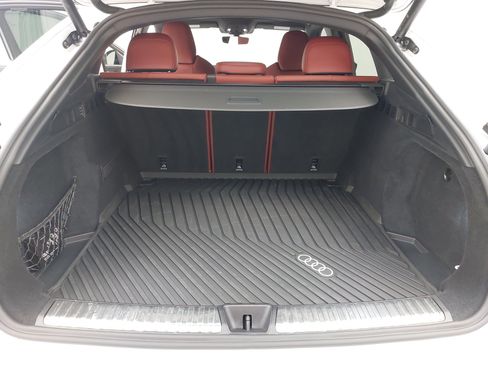 Used 2025 Audi SQ5 Prestige AWD/4WD image 14