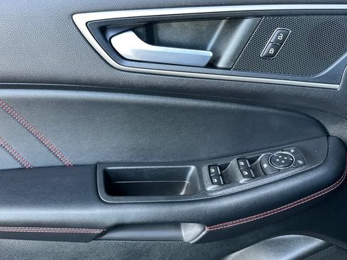 Certified 2022 Ford Edge ST-Line image 12