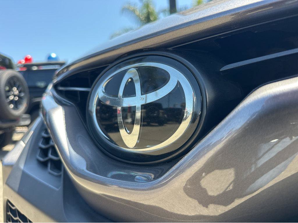 Used 2022 Toyota Camry SE w/ Convenience Package FWD image 39