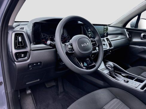 Used 2023 Kia Sorento LX FWD image 10