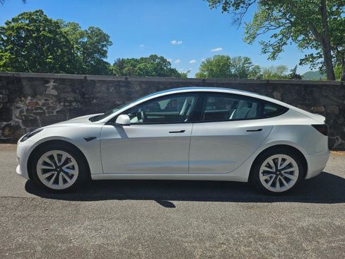 Used 2023 Tesla Model 3 Standard Range image 7