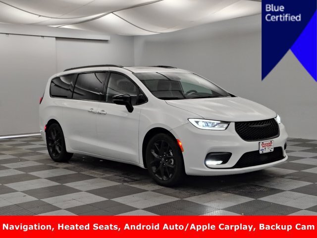Used 2026 Chrysler Pacifica Limited w/ S Appearance Package FWD image 1