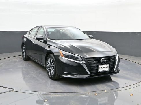 Used 2024 Nissan Altima 2.5 SV image 22